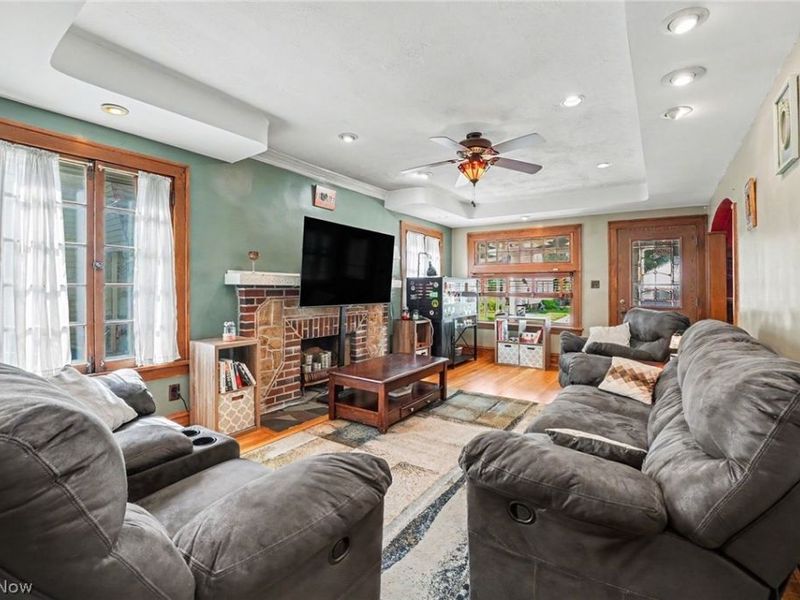 16901 Melgrave Avenue, Cleveland, OH 44135 Photo 4