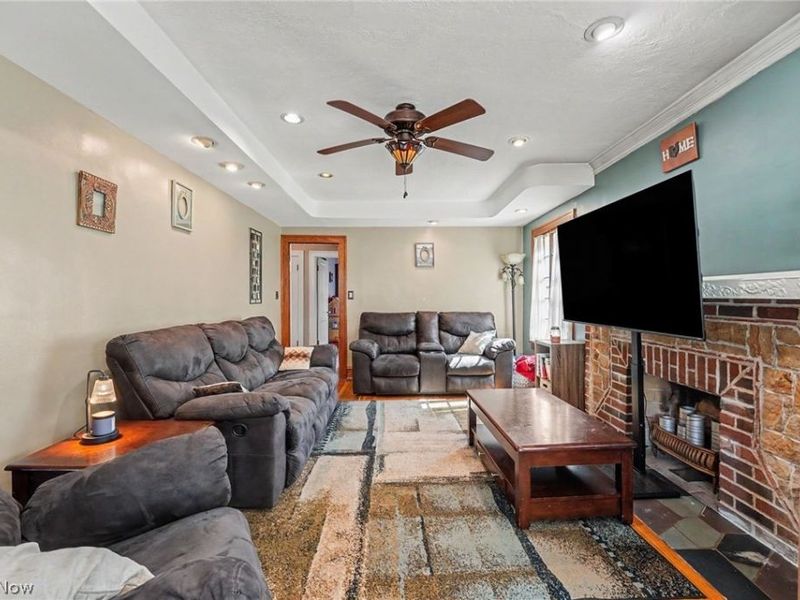 16901 Melgrave Avenue, Cleveland, OH 44135 Photo 5