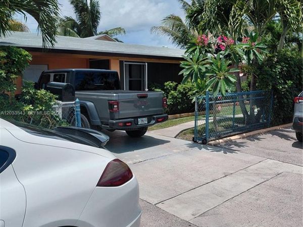 1307 SE Flamingo Dr , Lantana, FL 33462