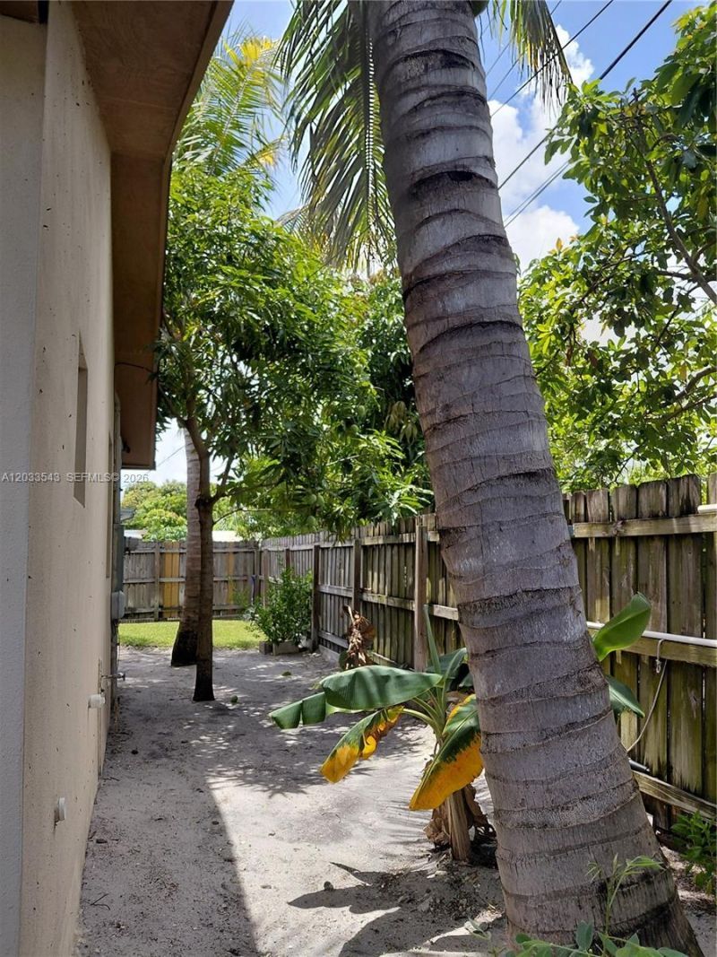 1307 SE Flamingo Dr , Lantana, FL 33462 Photo