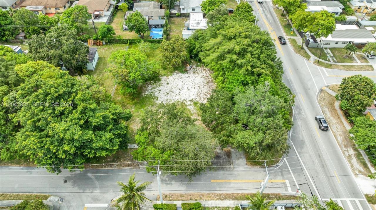 1585 NE 158th St , North Miami Beach, FL 33162 Photo