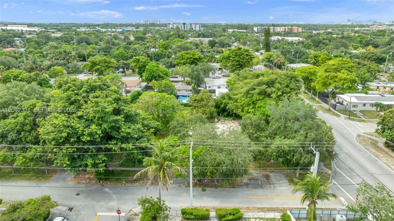 1585 NE 158th St , North Miami Beach, FL 33162 Photo