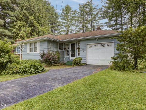 2219 County Highway 107, Amsterdam, NY 12010