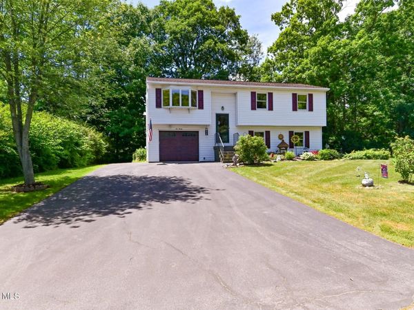 620 Michelle Way, Schenectady, NY 12304