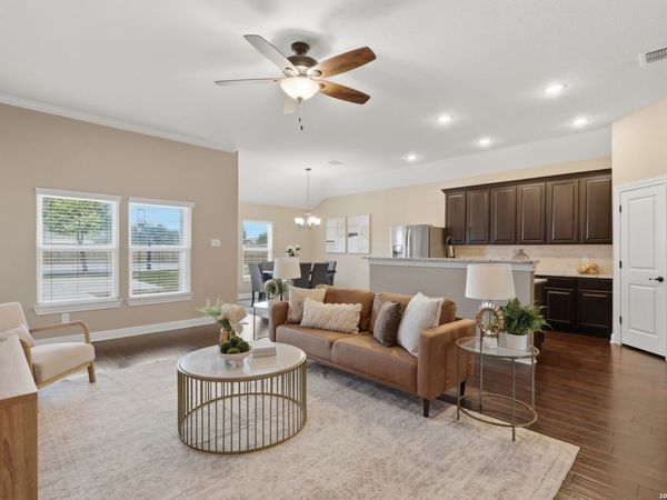 7087 Turnbow, San Antonio, TX 78252