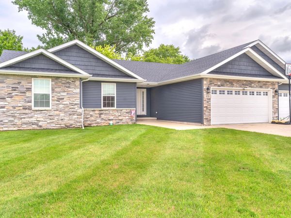 610 19th Street SE , DeMotte, IN 46310