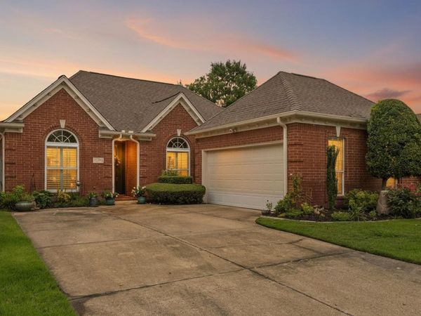 5560 FOUNTAIN BAY DR, Memphis, TN 38120