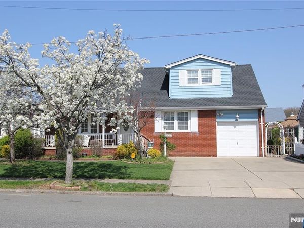 183 Lee Street, ELMWOOD PARK, NJ 07407