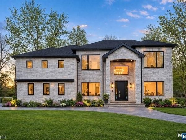 39 Billingsley Drive, LIVINGSTON, NJ 07039