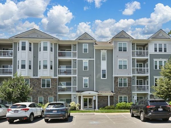 220 Martins Landing, Unit 102, North Reading, MA 01867
