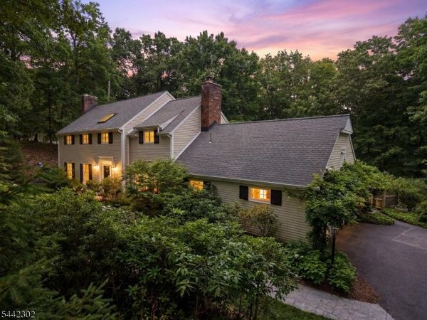75 Green Hill Rd, Kinnelon, NJ 07405