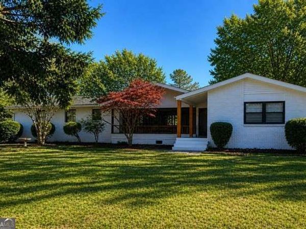 2425 Spratlin Mill Road, Hull, GA 30646