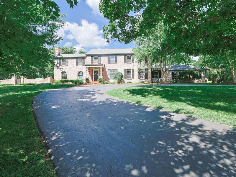8205 Kroger Farm Road, Indian Hill, OH 45243 Photo 2