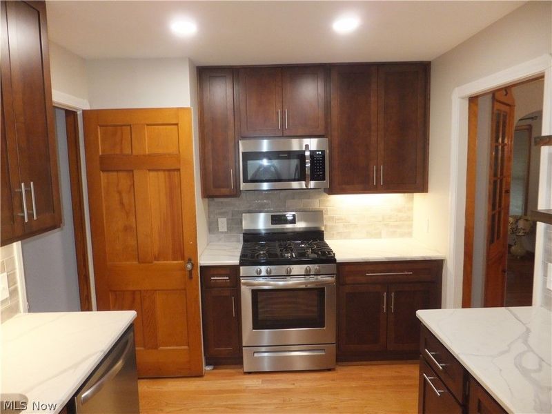 6102 Orchard Grove Avenue, Cleveland, OH 44144 Photo 6
