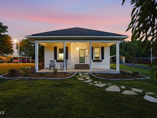 706 Hiwassee Hill Drive, Johnson City, TN 37601