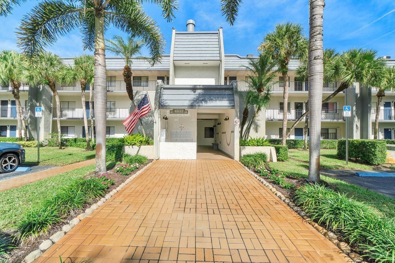 4832 Esedra Court, Unit 206, Lake Worth, FL 33467 Photo