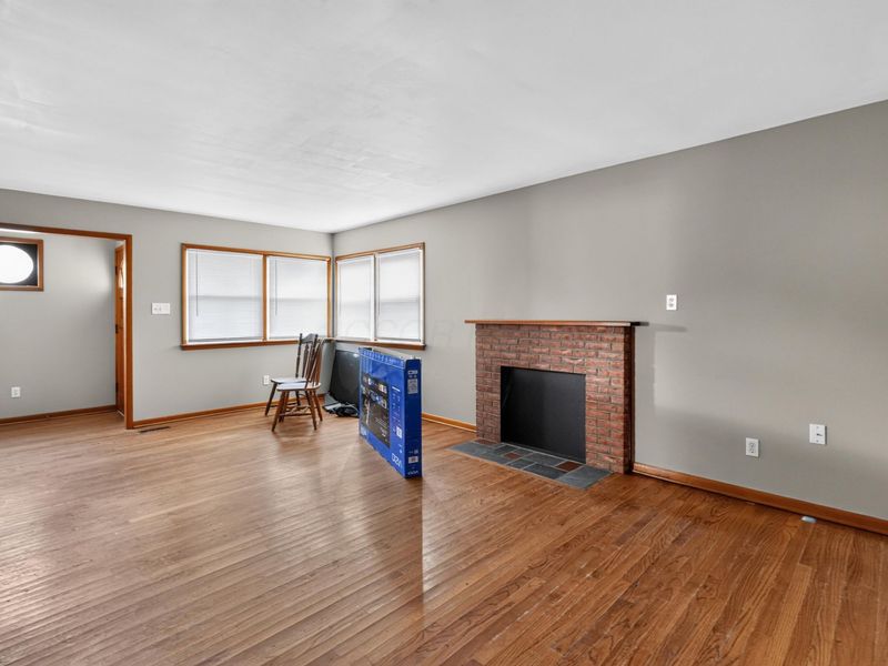 5216 Bagley Road , Columbus, OH 43232 Photo 4