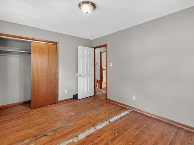 5216 Bagley Road , Columbus, OH 43232 Photo 8
