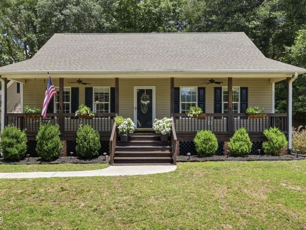 6417 Mossy Rock Court , Castle Hayne, NC 28429