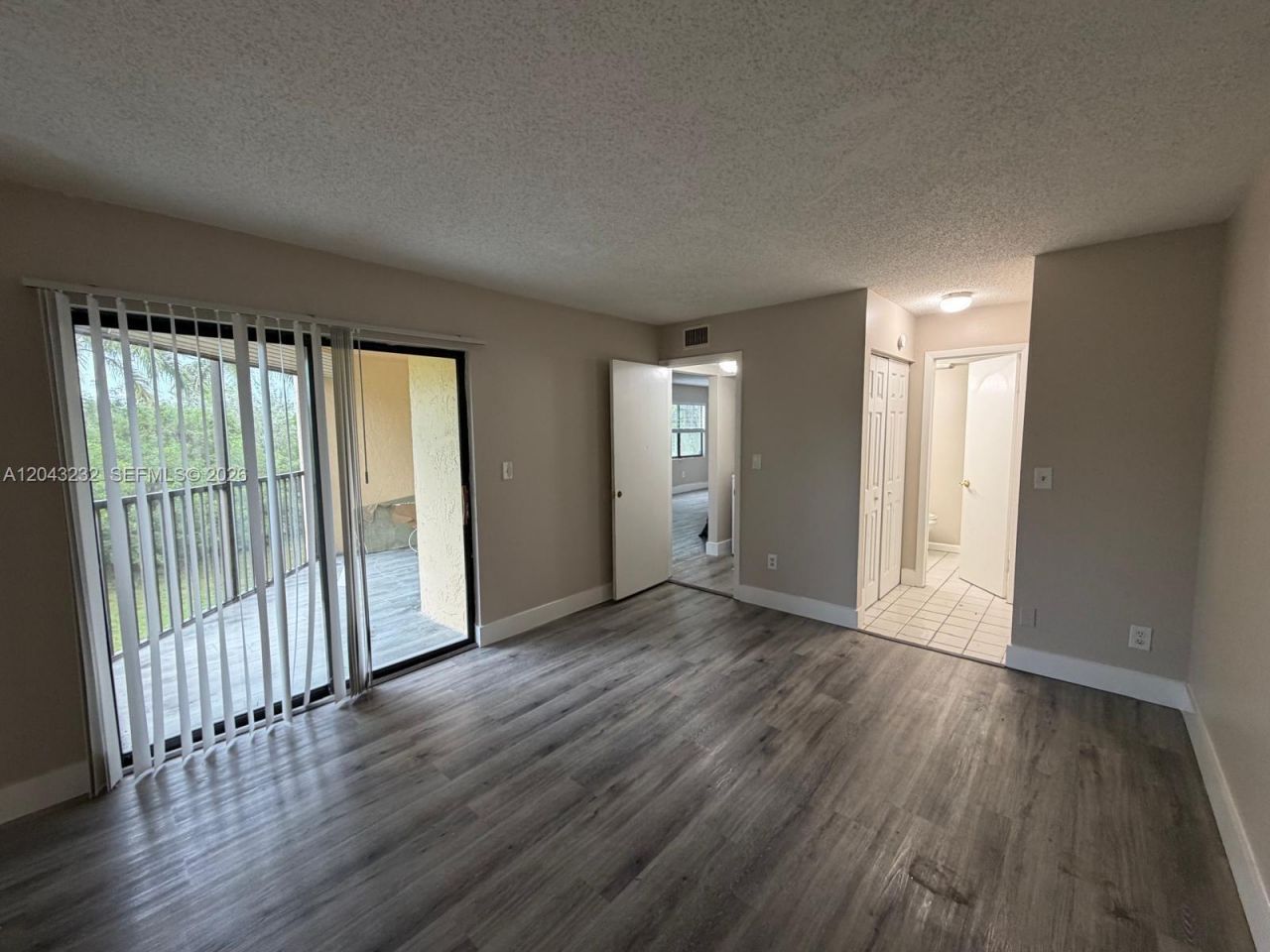 3400 Foxcroft Rd , Unit 215, Miramar, FL 33025 Photo