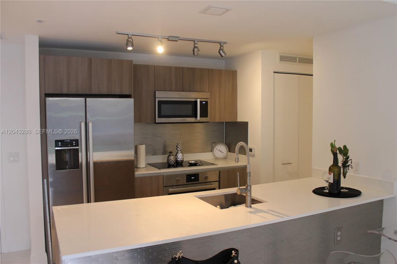 201 SW 17th Rd , Unit 802, Miami, FL 33129 Photo