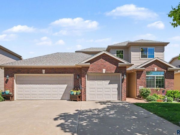5008 S Winston Ln, Sioux Falls, SD 57108
