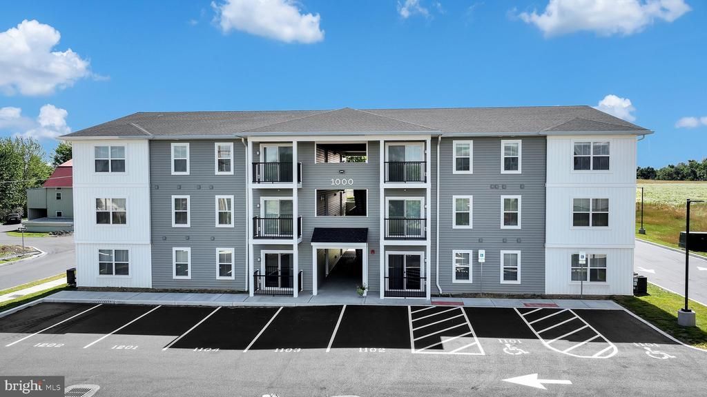 1000 COLBY LANE , MOHRSVILLE, PA 19541