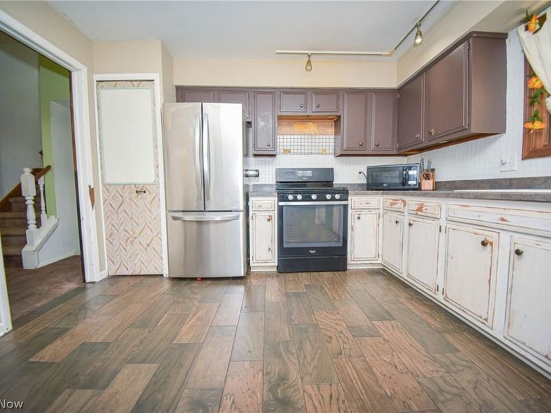 816 Bennett Drive, Elyria, OH 44035 Photo 12