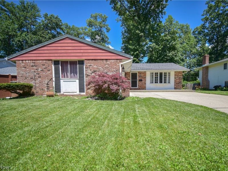 816 Bennett Drive, Elyria, OH 44035 Photo 2