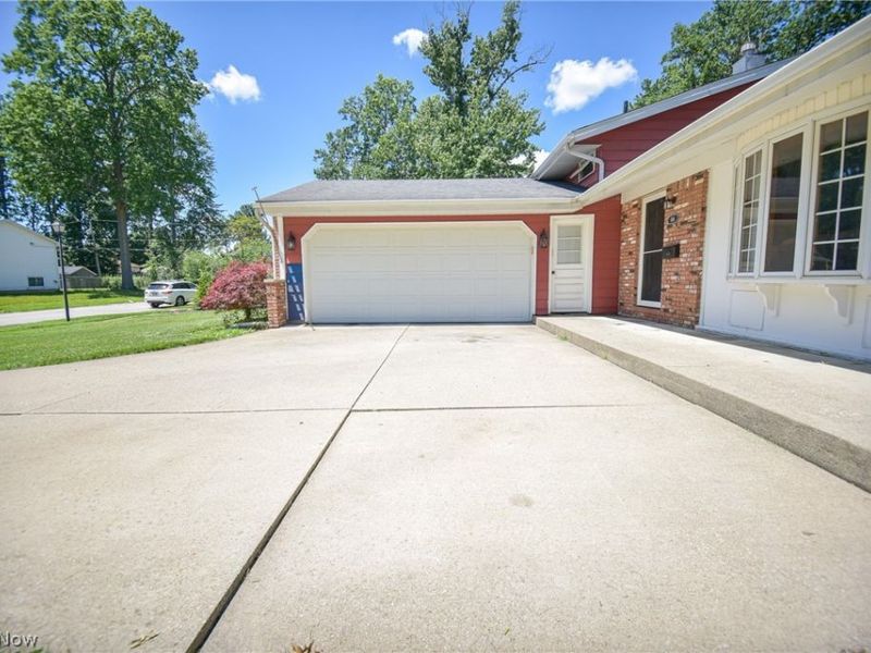 816 Bennett Drive, Elyria, OH 44035 Photo 3