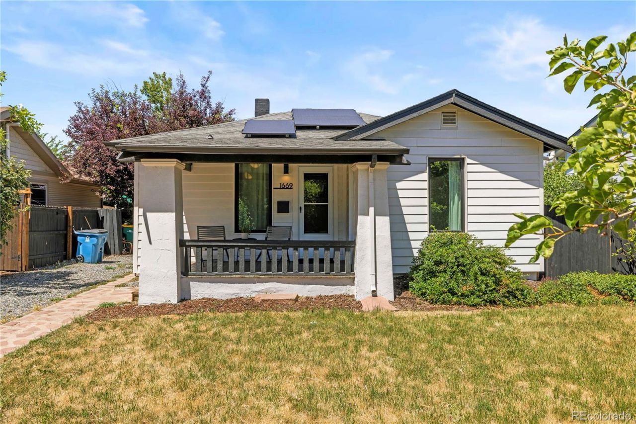 1669 Dallas Street, Aurora, CO 80010 Main Photo