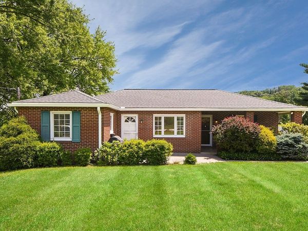 111 Cabin Ln, Pittsburgh, PA 15238