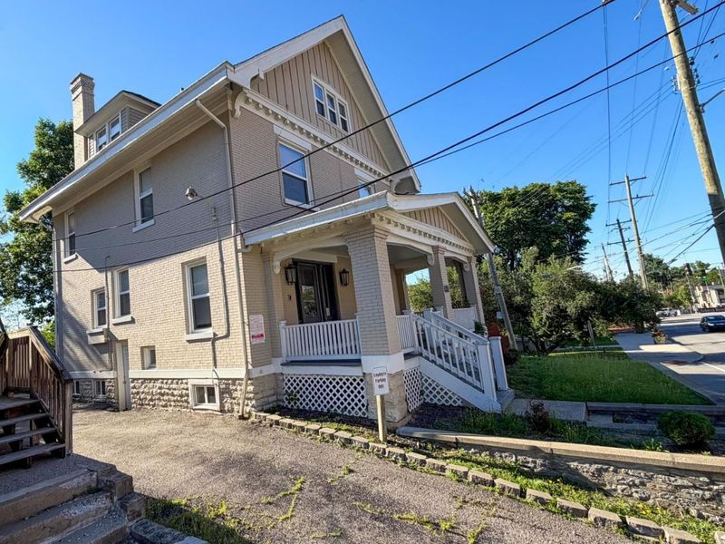 2100 Auburn Avenue, Cincinnati, OH 45219 Photo 2
