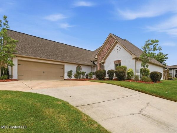 500 Treasure Cove, Flowood, MS 39232