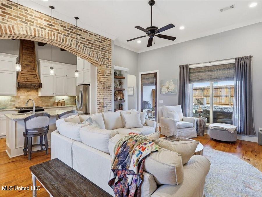 Property Image 6
