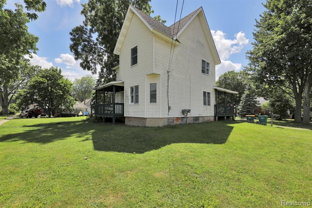 105 N Scougle Street, Durand, MI 48429 Main Photo