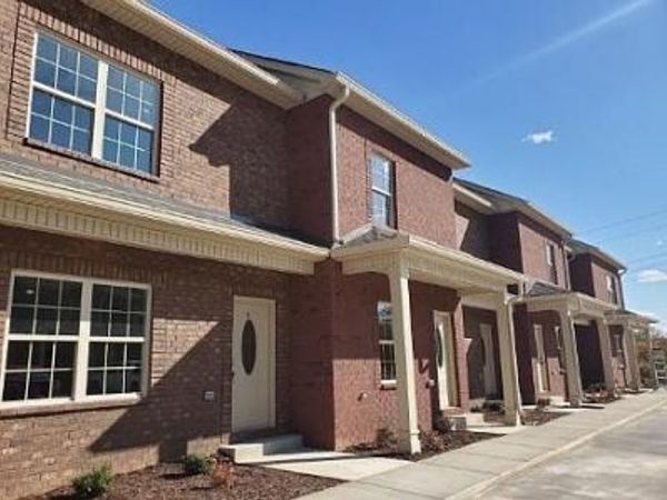 550 Peachers Mill Rd , Clarksville, TN 37042