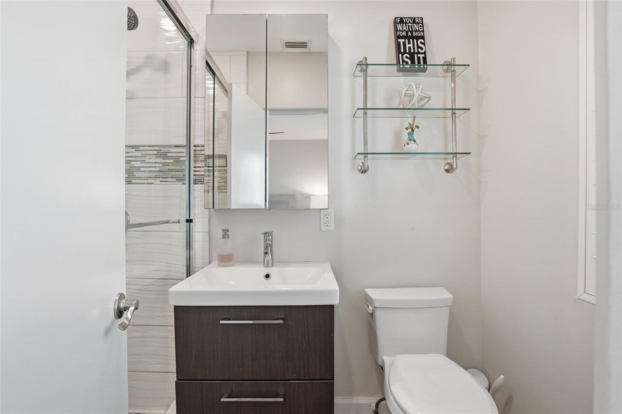 410 12th Avenue Ne, Unit 8, Saint Petersburg, FL 33701 Photo