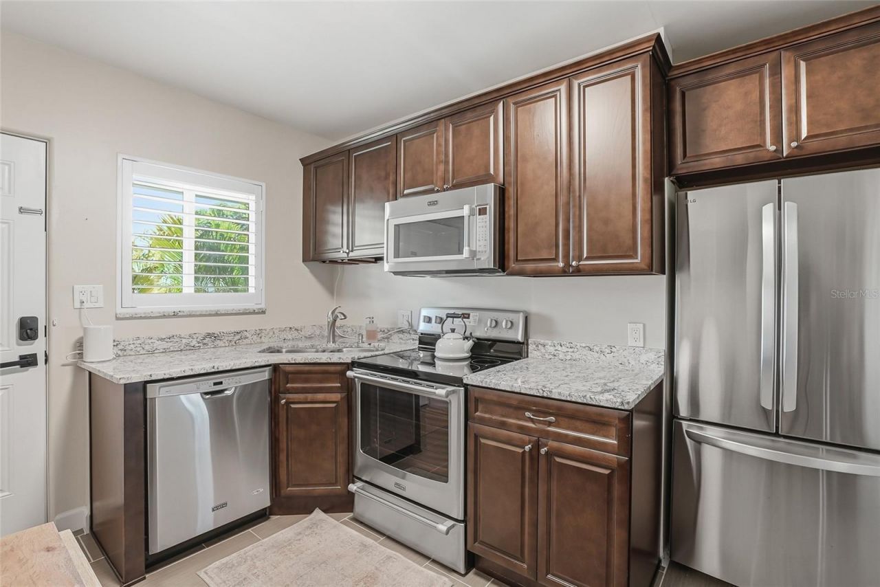 410 12th Avenue Ne, Unit 8, Saint Petersburg, FL 33701 Photo