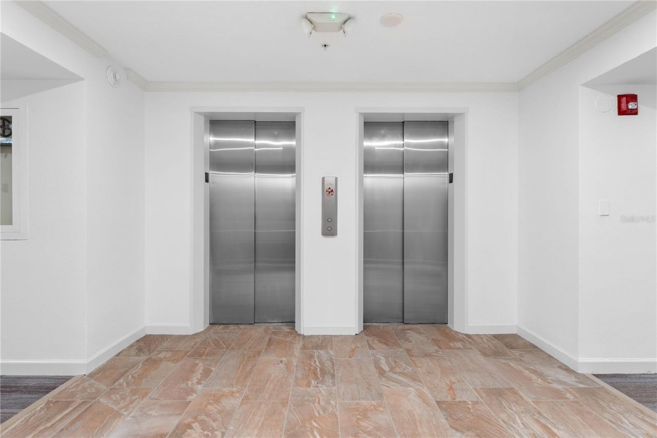 1700 Benjamin Franklin Drive, Unit 10F, Sarasota, FL 34236 Photo