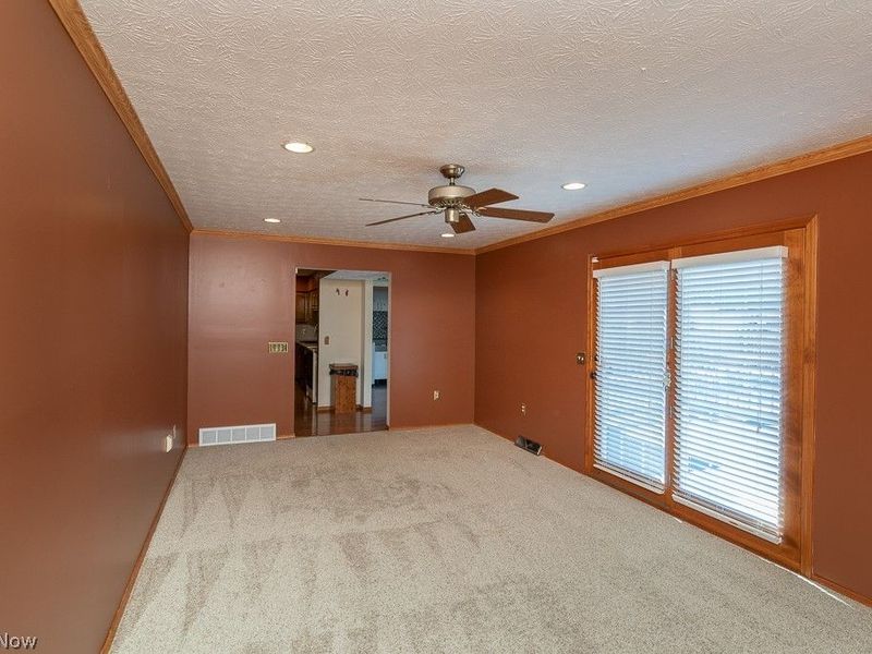 7456 Hidden Glen Drive, Amherst, OH 44001 Photo 10
