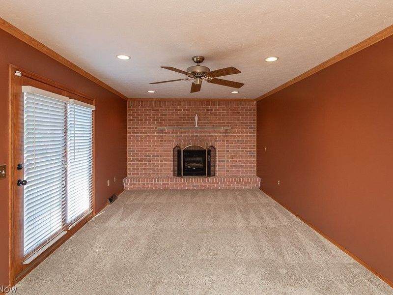 7456 Hidden Glen Drive, Amherst, OH 44001 Photo 11
