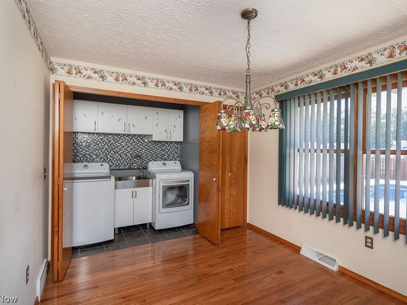 7456 Hidden Glen Drive, Amherst, OH 44001 Photo 12