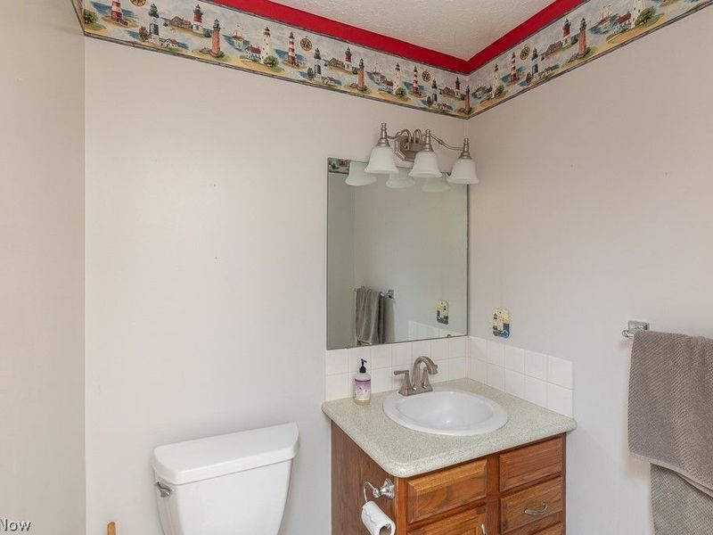 7456 Hidden Glen Drive, Amherst, OH 44001 Photo 13
