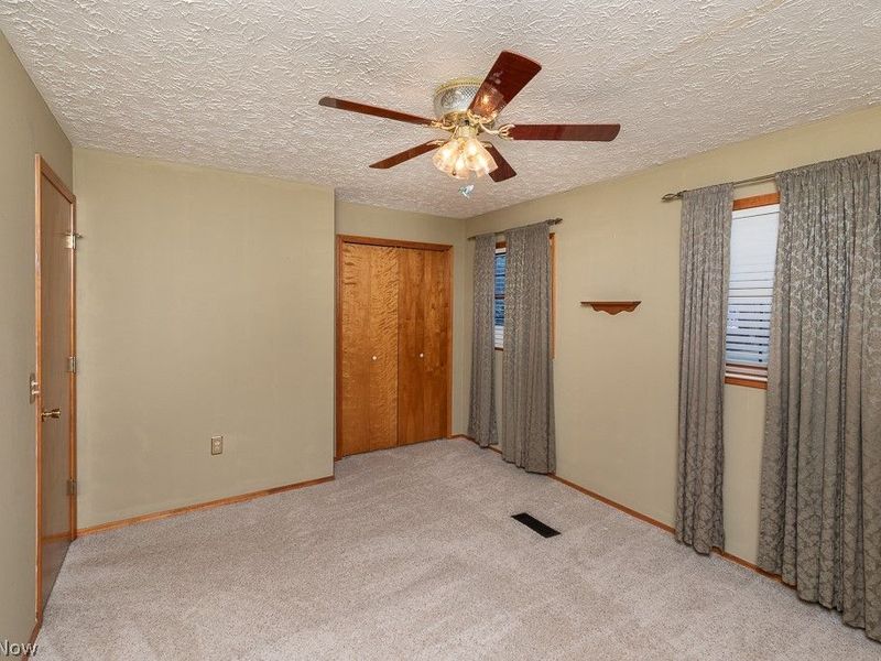 7456 Hidden Glen Drive, Amherst, OH 44001 Photo 18