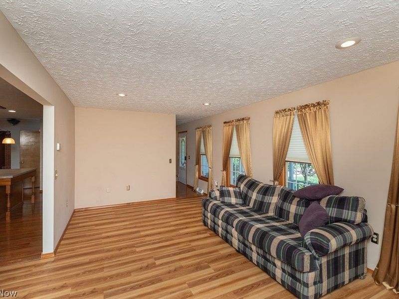 7456 Hidden Glen Drive, Amherst, OH 44001 Photo 3