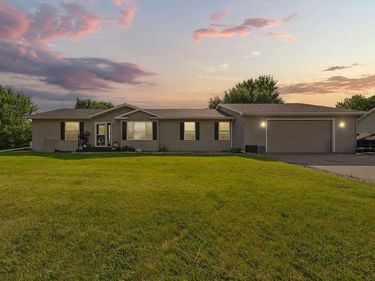 228 Plum Run, Le Sueur, MN 56058