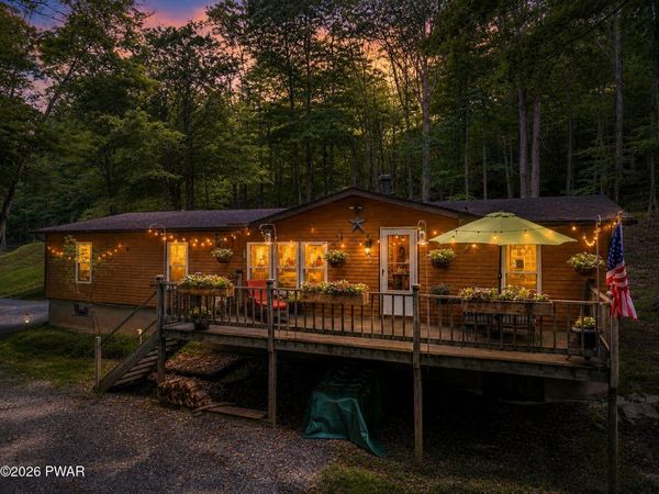 110 E Shore Drive, Hawley, PA 18428