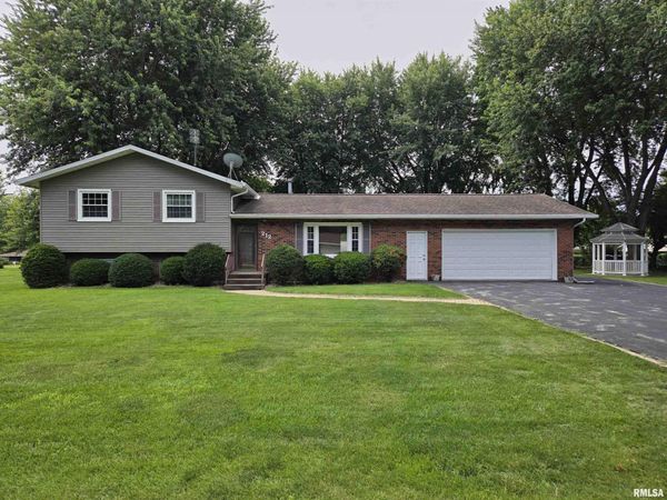212 CALIFORNIA Avenue, East Galesburg, IL 61430