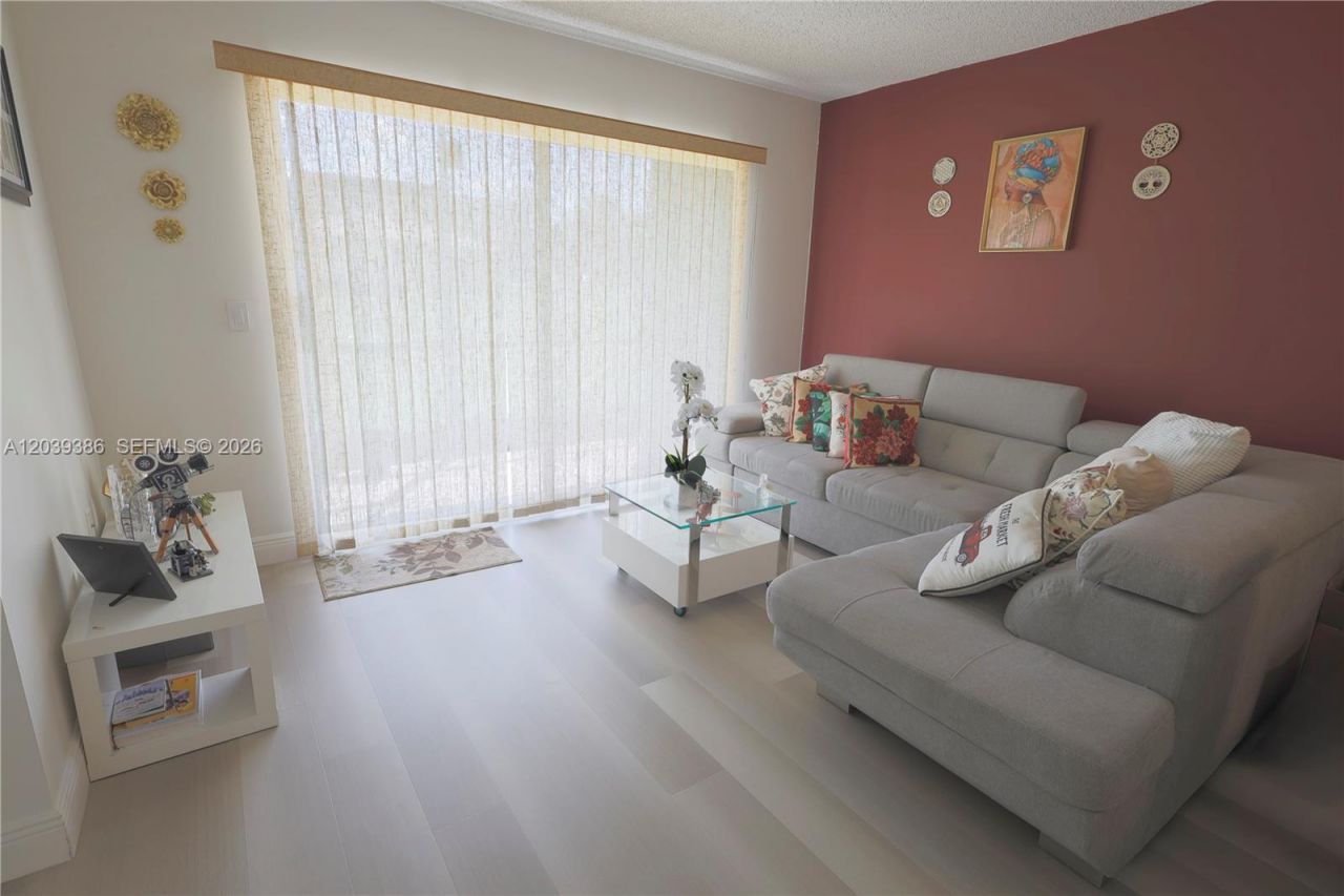12750 SW 15th St , Unit 106D, Pembroke Pines, FL 33027 Photo